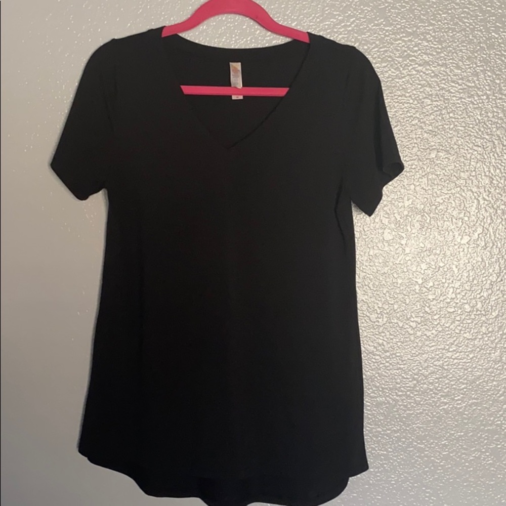 LuLaRoe Christy V neck tee in XS black